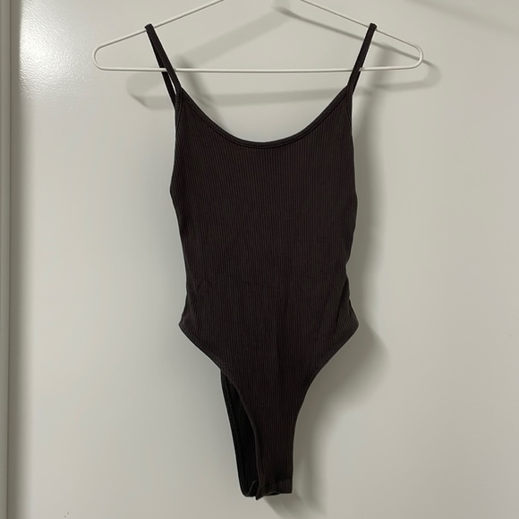 Grey Ribbed Low Back Bodysuit - Picture 3 of 7